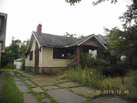 5558 Ivanhoe (2)_m.jpg